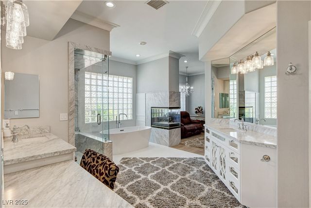 1720 Oval Circle, Las Vegas, NV 89117