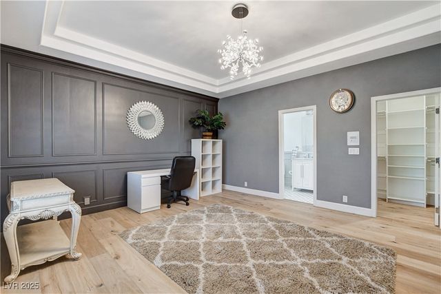 1720 Oval Circle, Las Vegas, NV 89117