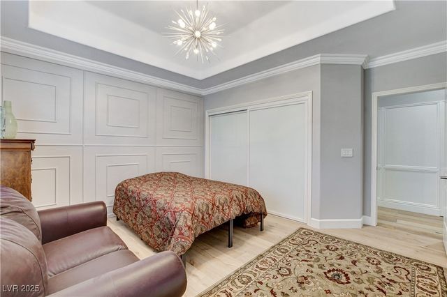 1720 Oval Circle, Las Vegas, NV 89117