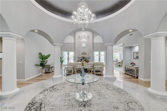 1720 Oval Circle, Las Vegas, NV 89117