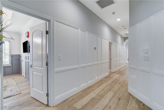 1720 Oval Circle, Las Vegas, NV 89117