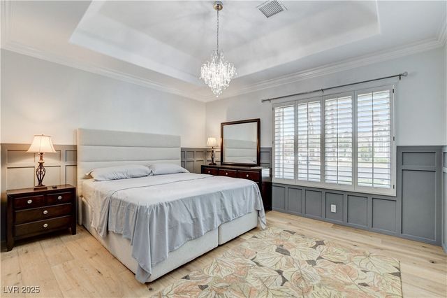 1720 Oval Circle, Las Vegas, NV 89117