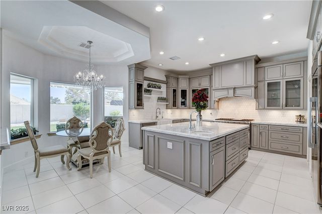 1720 Oval Circle, Las Vegas, NV 89117