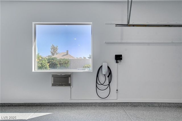 1720 Oval Circle, Las Vegas, NV 89117