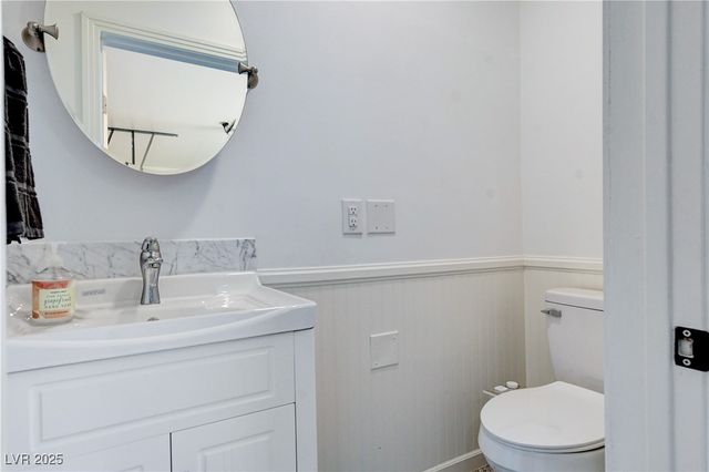 1720 Oval Circle, Las Vegas, NV 89117