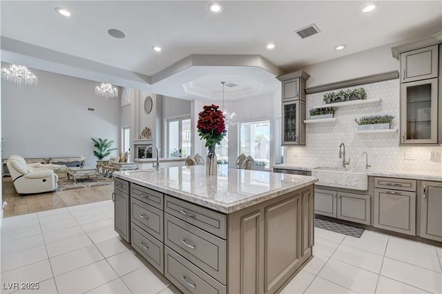 1720 Oval Circle, Las Vegas, NV 89117