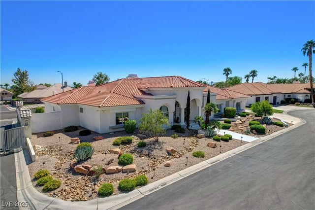 1720 Oval Circle, Las Vegas, NV 89117