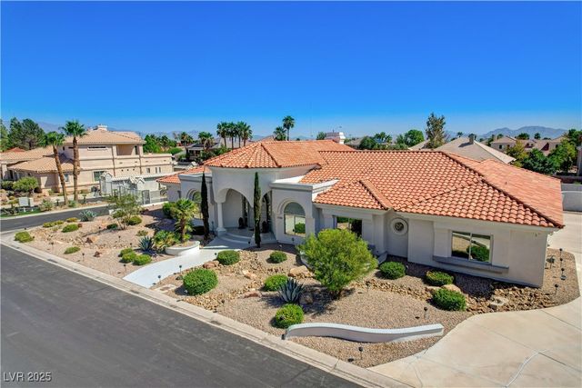 1720 Oval Circle, Las Vegas, NV 89117