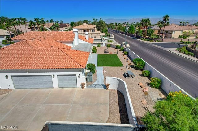 1720 Oval Circle, Las Vegas, NV 89117