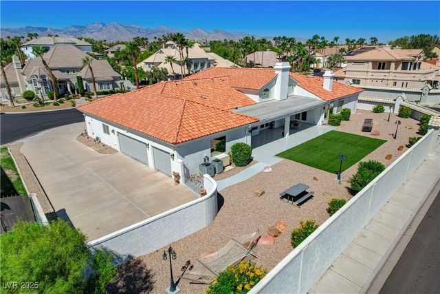 1720 Oval Circle, Las Vegas, NV 89117