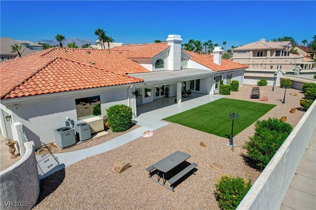 1720 Oval Circle, Las Vegas, NV 89117