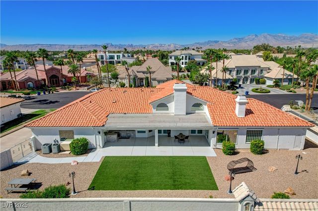 1720 Oval Circle, Las Vegas, NV 89117