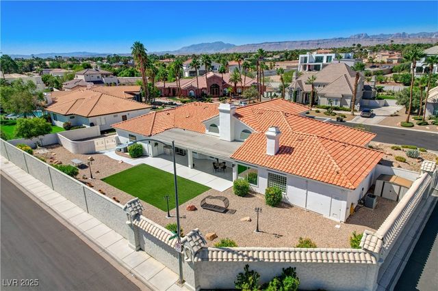 1720 Oval Circle, Las Vegas, NV 89117