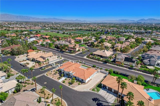 1720 Oval Circle, Las Vegas, NV 89117