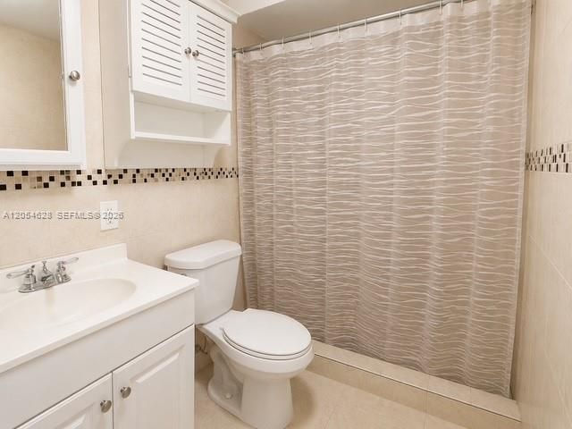 680 Miller Drive W405, Miami Springs, FL 33166
