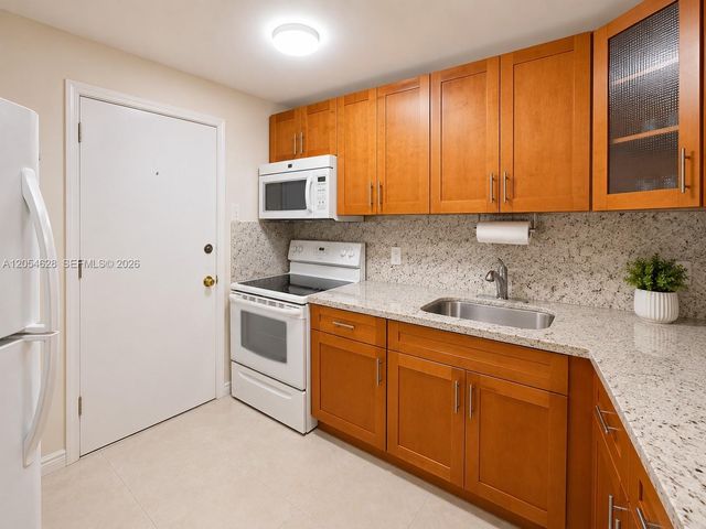 680 Miller Drive W405, Miami Springs, FL 33166