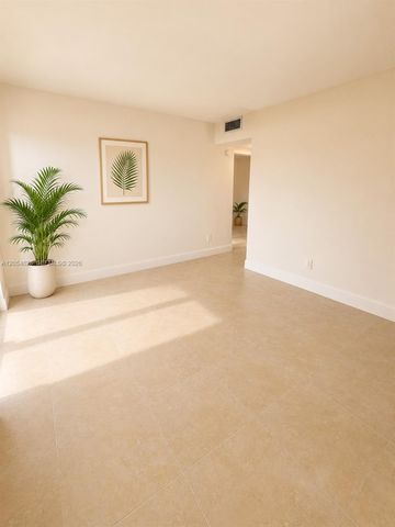 680 Miller Drive W405, Miami Springs, FL 33166