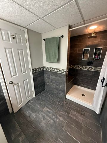 10717 Alpine Avenue Nw, Sparta Twp, MI 49345