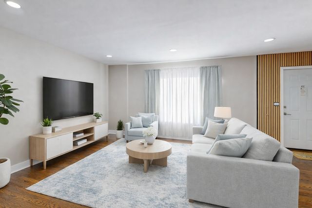 1321 Pitner Avenue A, Evanston, IL 60201