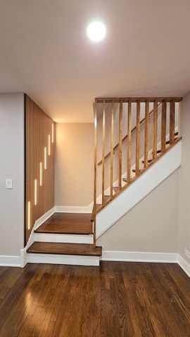 1321 Pitner Avenue A, Evanston, IL 60201