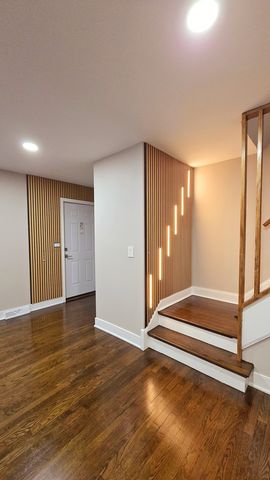 1321 Pitner Avenue A, Evanston, IL 60201