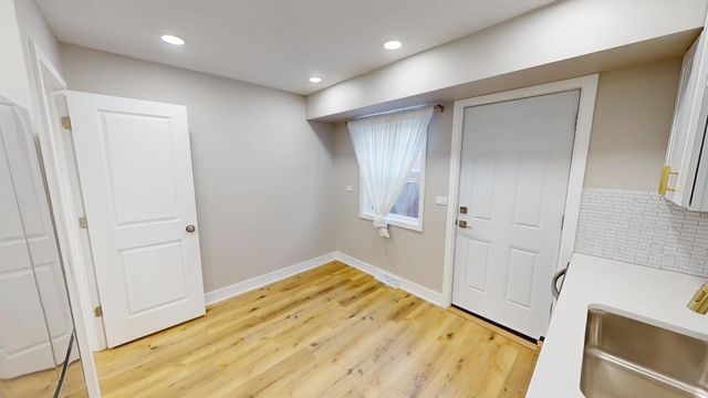 1321 Pitner Avenue A, Evanston, IL 60201