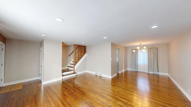 1321 Pitner Avenue A, Evanston, IL 60201