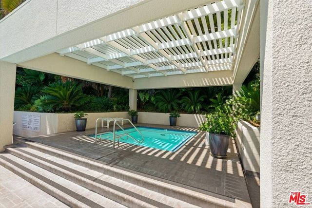 1131 Alta Loma Road 326, West Hollywood, CA 90069