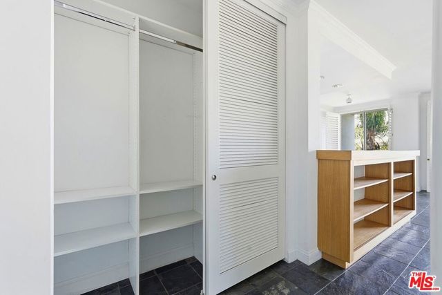1131 Alta Loma Road 326, West Hollywood, CA 90069