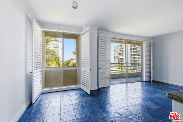 1131 Alta Loma Road 326, West Hollywood, CA 90069
