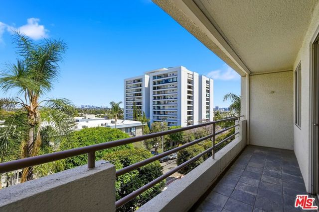 1131 Alta Loma Road 326, West Hollywood, CA 90069