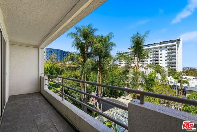 1131 Alta Loma Road 326, West Hollywood, CA 90069