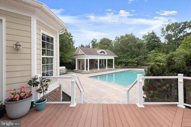 10130 SYCAMORE HOLLOW LN, Germantown, MD 20876