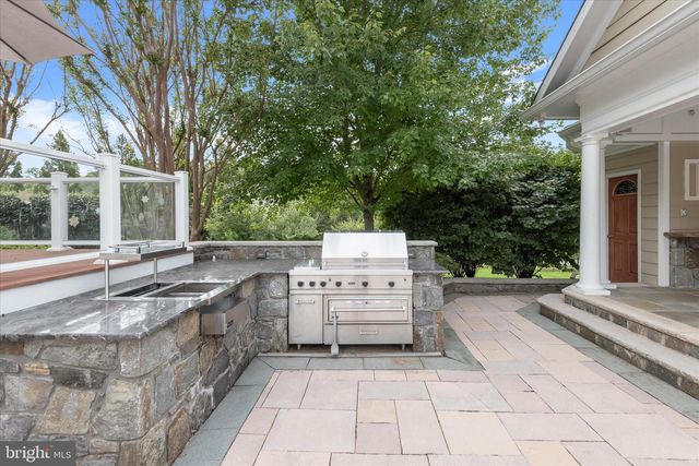 10130 SYCAMORE HOLLOW LN, Germantown, MD 20876