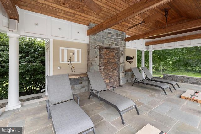 10130 SYCAMORE HOLLOW LN, Germantown, MD 20876