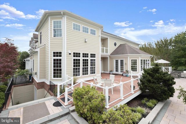 10130 SYCAMORE HOLLOW LN, Germantown, MD 20876