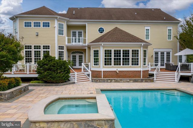 10130 SYCAMORE HOLLOW LN, Germantown, MD 20876