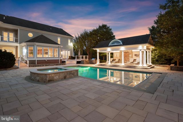 10130 SYCAMORE HOLLOW LN, Germantown, MD 20876