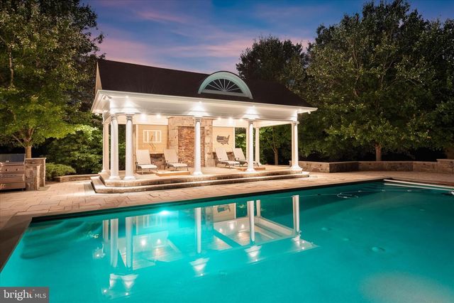 10130 SYCAMORE HOLLOW LN, Germantown, MD 20876