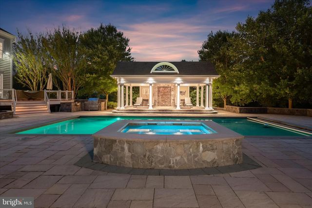 10130 SYCAMORE HOLLOW LN, Germantown, MD 20876