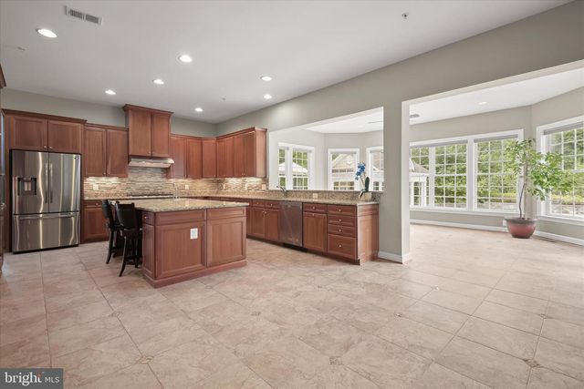 10130 SYCAMORE HOLLOW LN, Germantown, MD 20876