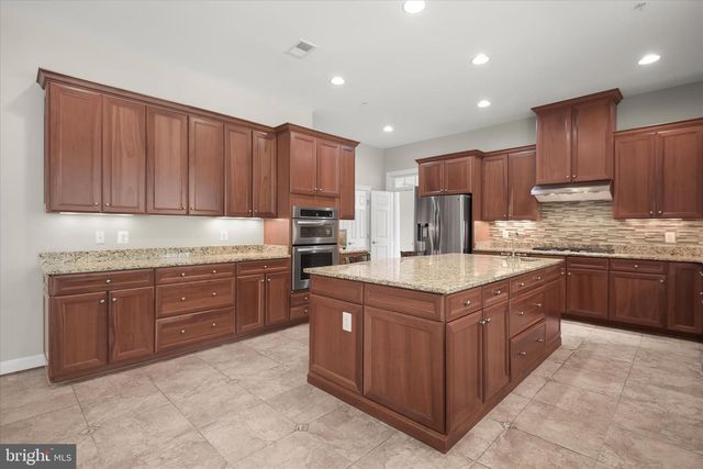 10130 SYCAMORE HOLLOW LN, Germantown, MD 20876