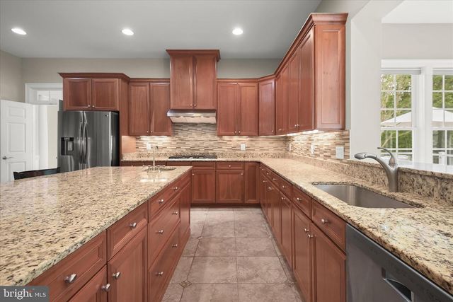 10130 SYCAMORE HOLLOW LN, Germantown, MD 20876