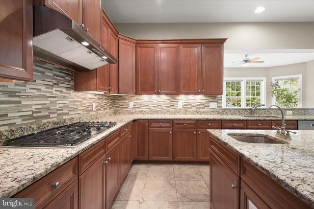 10130 SYCAMORE HOLLOW LN, Germantown, MD 20876