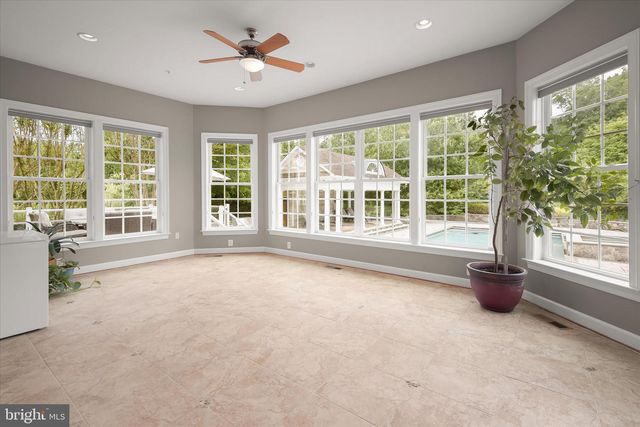 10130 SYCAMORE HOLLOW LN, Germantown, MD 20876