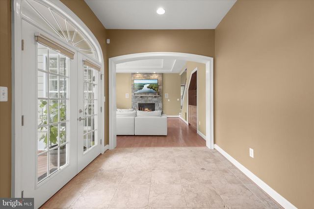 10130 SYCAMORE HOLLOW LN, Germantown, MD 20876