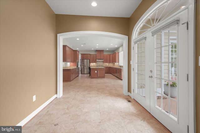 10130 SYCAMORE HOLLOW LN, Germantown, MD 20876