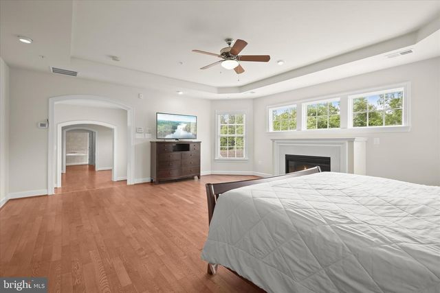 10130 SYCAMORE HOLLOW LN, Germantown, MD 20876