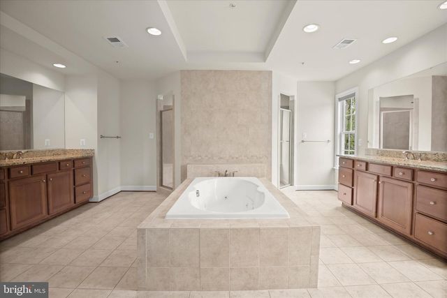 10130 SYCAMORE HOLLOW LN, Germantown, MD 20876