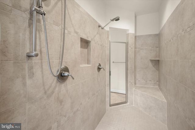 10130 SYCAMORE HOLLOW LN, Germantown, MD 20876